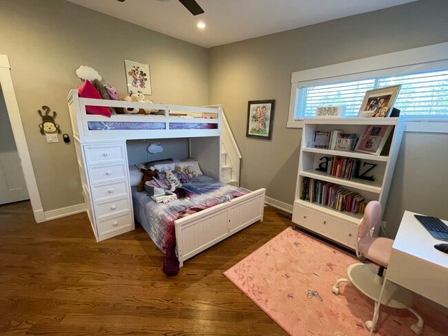 Building Photo - 2 W Ridge Ave