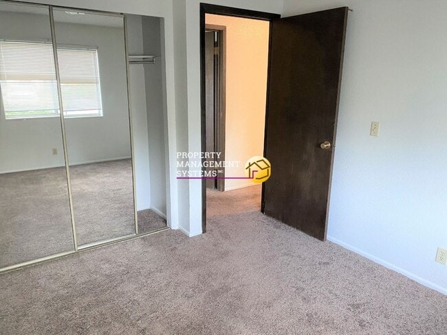 Building Photo - 1042 Quail Vista Ct