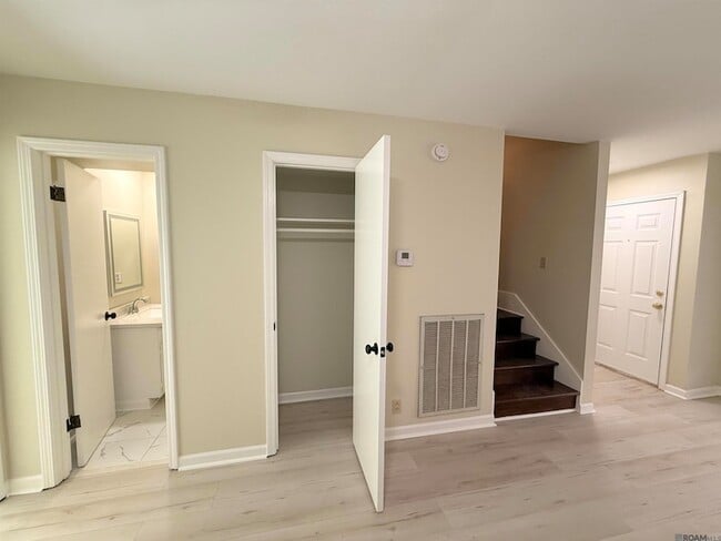 Building Photo - 5254 Stumberg Ln