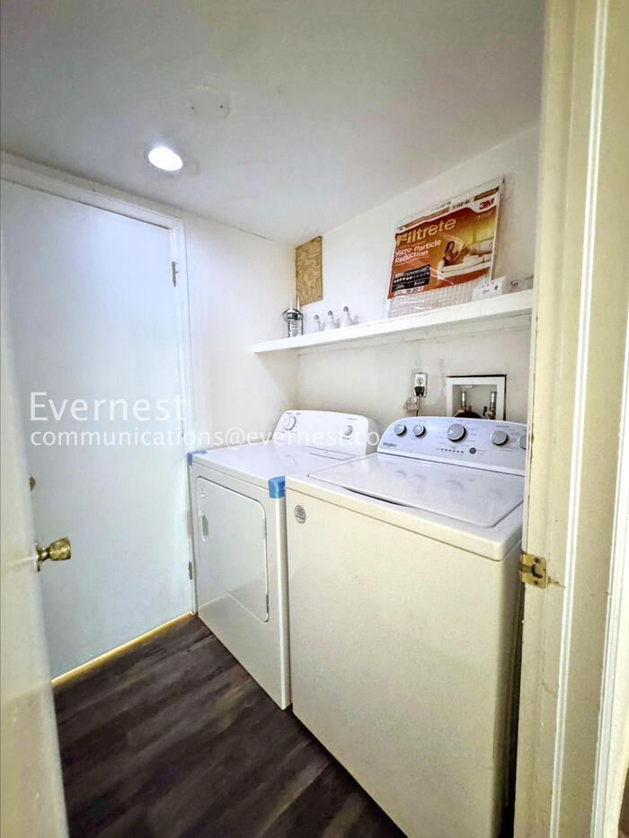 Building Photo - 17401 E Gunnison Pl