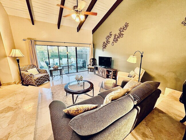 Building Photo - 2121 SW 82nd Ave