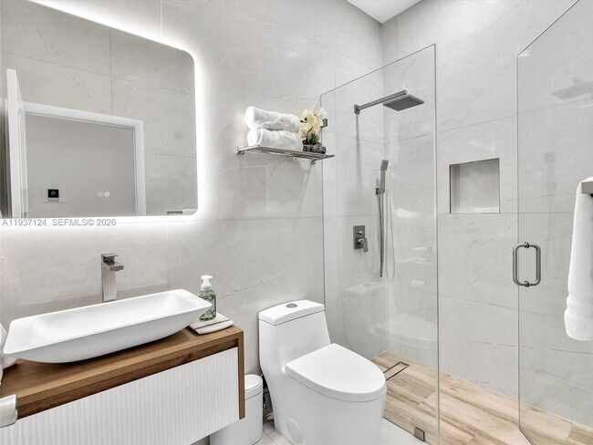 Building Photo - 357 NW 154 Ave