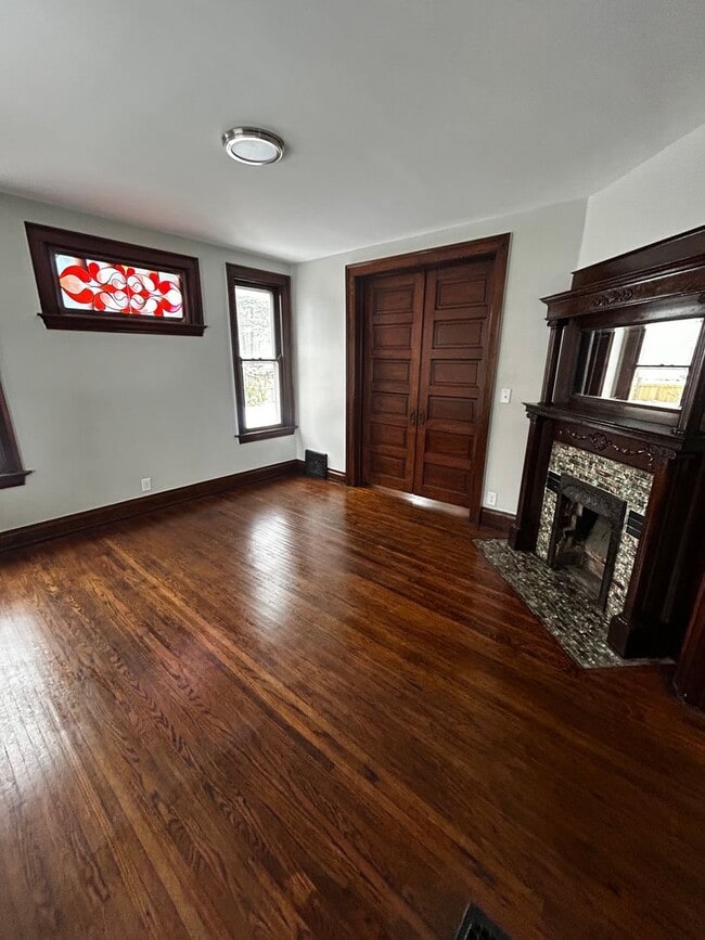 Building Photo - BEAUTIFUL RENOVATED NEW 4 BEDROOM 2 BATH HOUSE QUIET NEIGHBORHOOD