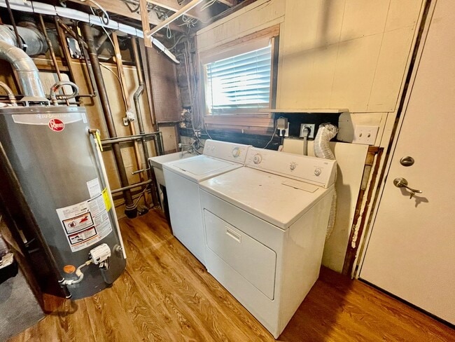 Building Photo - Fall Move-In Special