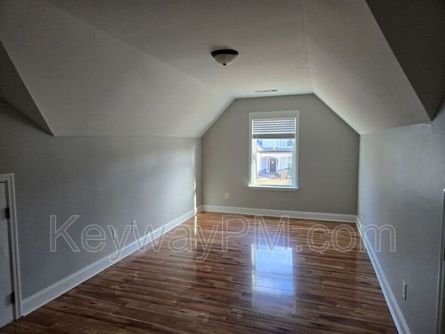 Building Photo - 716 Herrington Dr