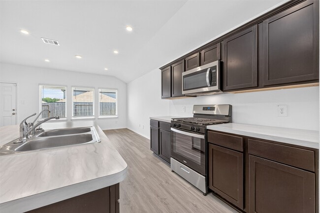Building Photo - 14556 Lily Plns Dr