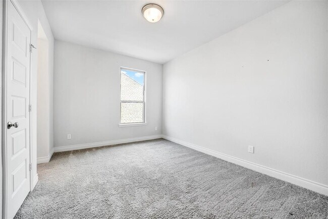 Building Photo - 15014 Little Fox Canyon Tr