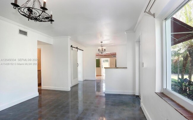 Building Photo - 6116 SW 46th Terrace