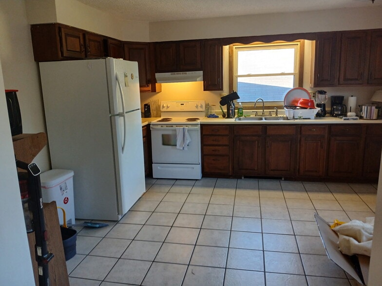 Building Photo - 187 Oakland Rd