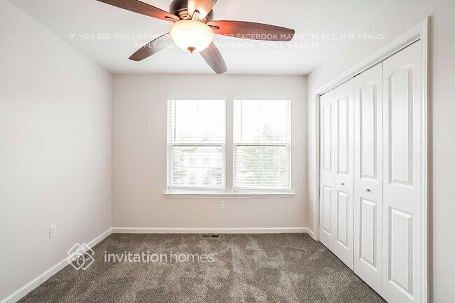 Building Photo - 2223 Dale View Dr