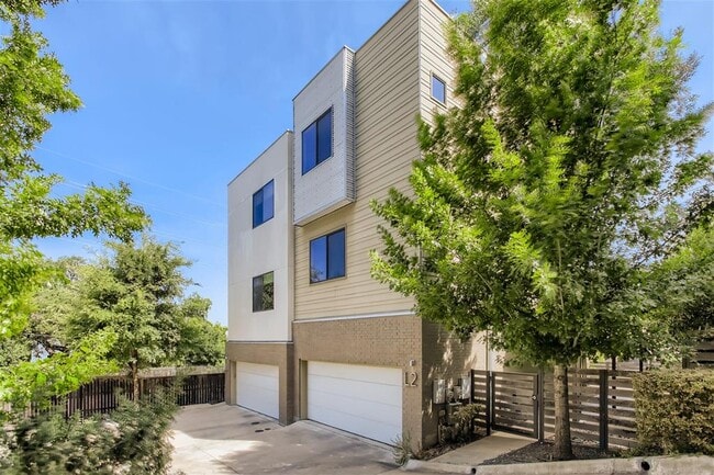 Building Photo - 707 Cardinal Ln