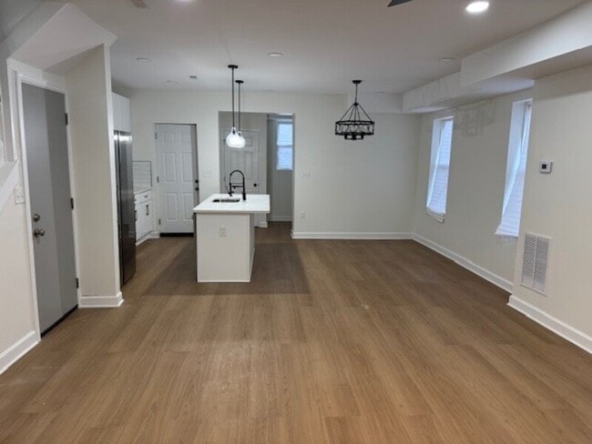 Building Photo - 1922 N Bentalou St