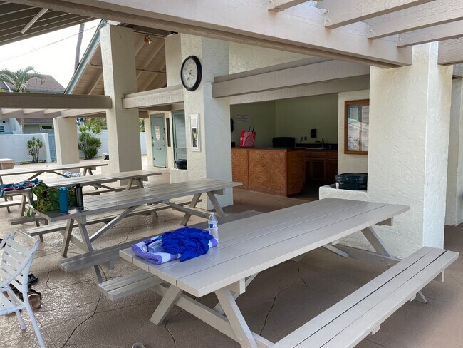 Building Photo - 147 Oko St