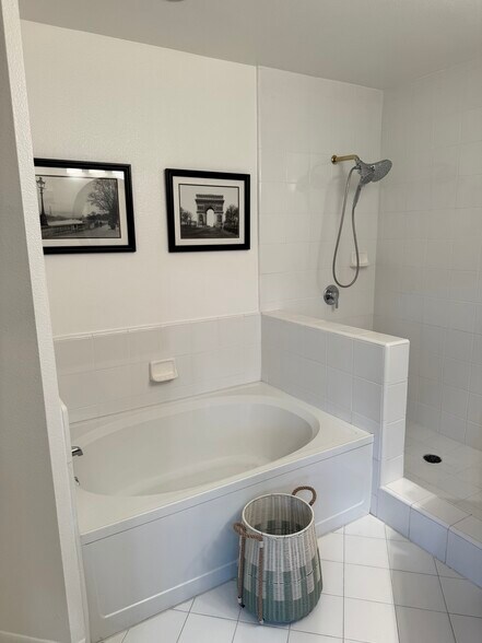 Master Bath - 5855 Horton St