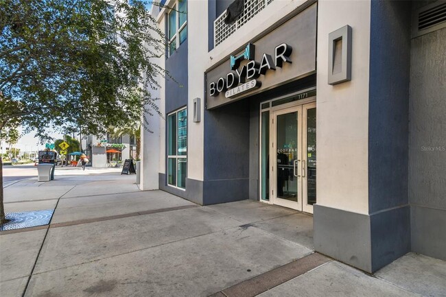 Building Photo - 1208 E Kennedy Blvd