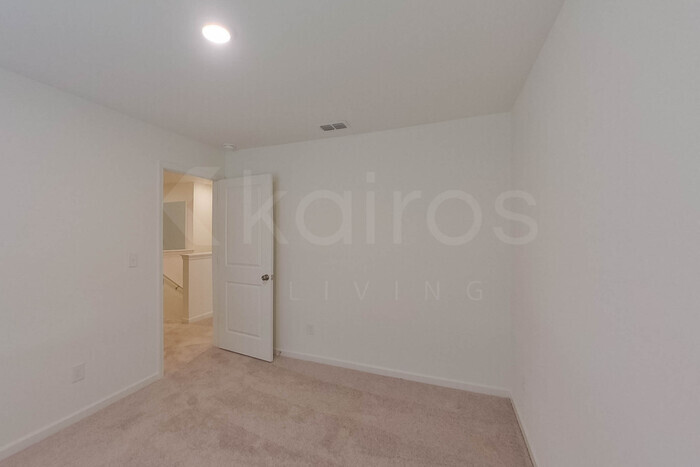 Building Photo - 109 Flat Rock Ml Trl