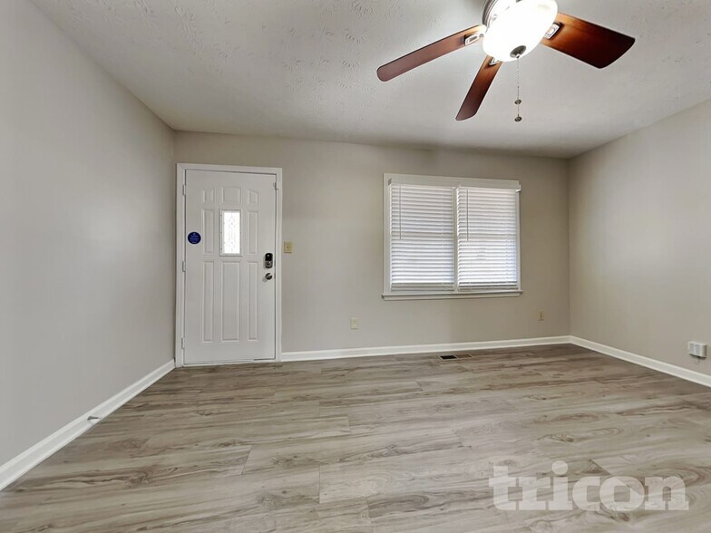 Building Photo - 2479 Hewatt Rd