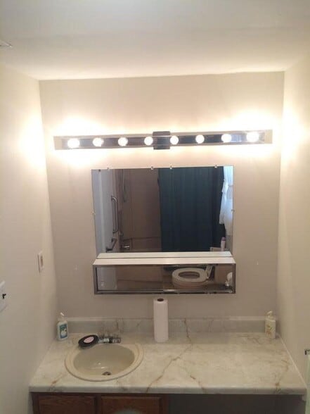 Bathroom - 816 Orlando Street