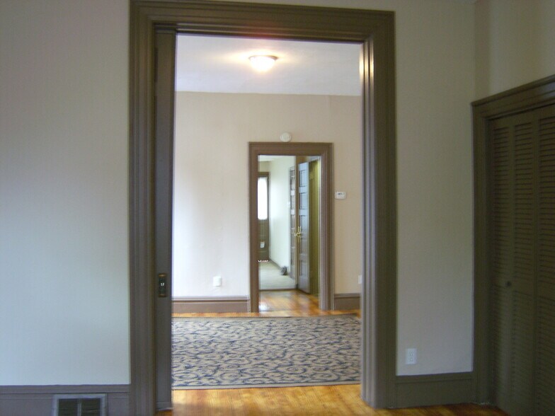 Building Photo - 3205 Arsenal St
