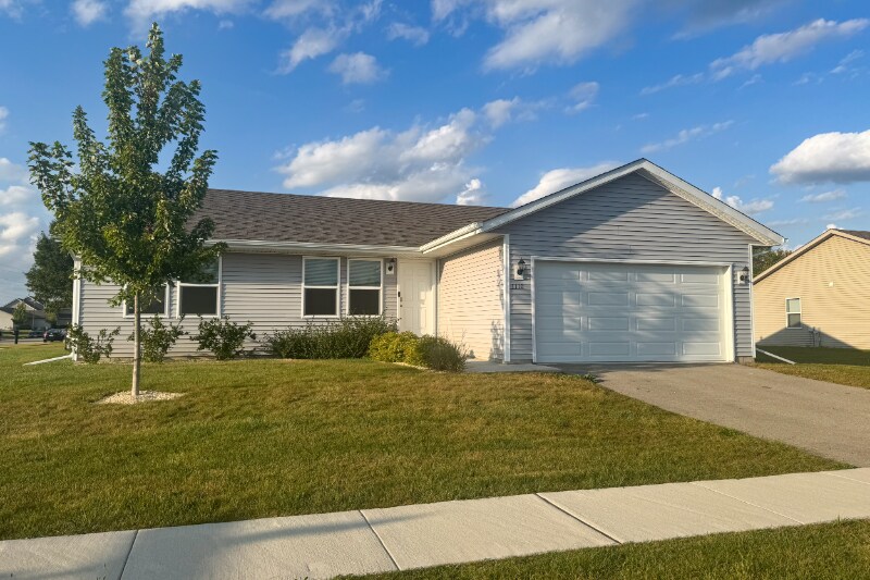 Primary Photo - 1110 Russell Rd