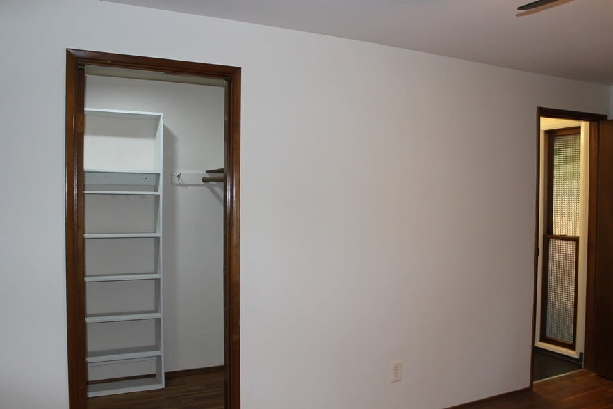 Building Photo - 9042 SW Monterey Pl