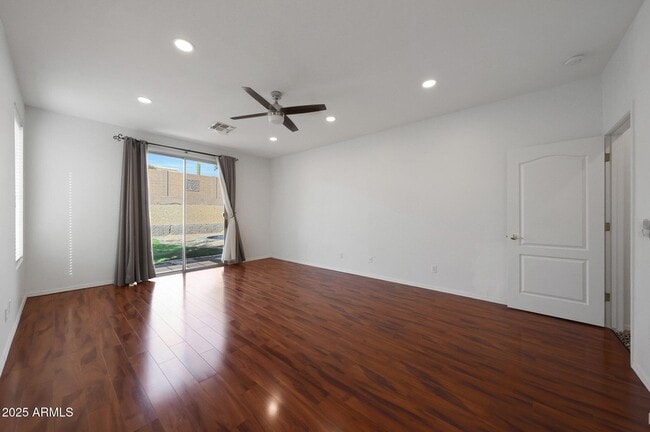 Building Photo - 1642 W Windsong Dr