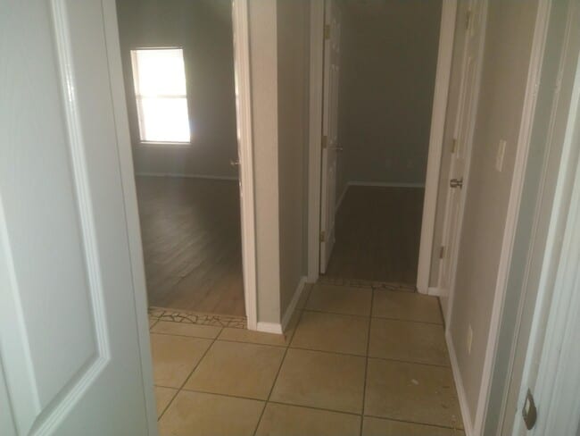 Building Photo - 3920 Tierra Marfil Rd
