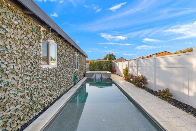 Building Photo - 82934 Vía Venecia