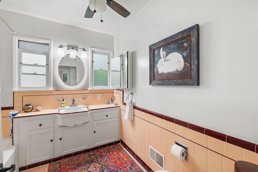 Building Photo - 10723 Ashton Ave