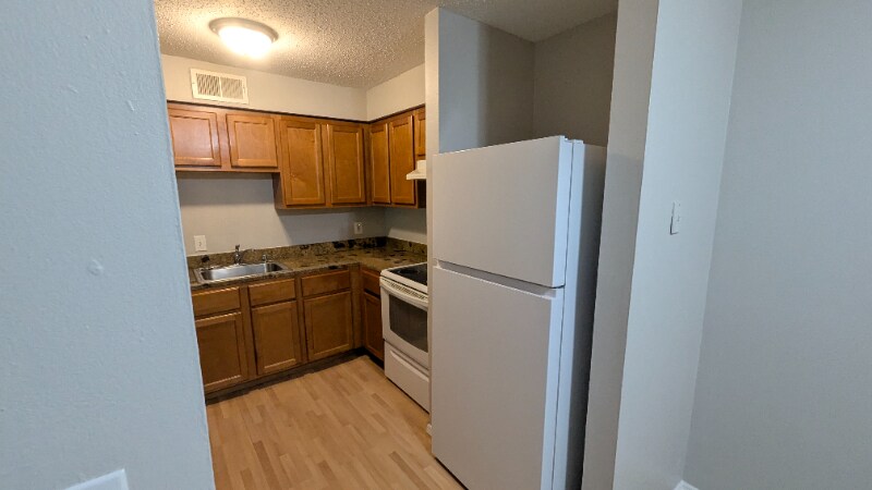 Building Photo - 2553 Brush Ct