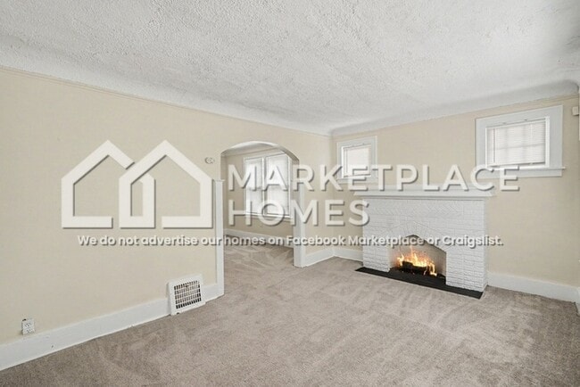 Building Photo - 15710 Northlawn St