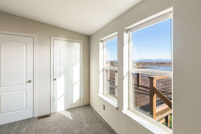 Building Photo - Breathtaking 3-Bed Beachfront Retreat with Scenic Views in Ferndale