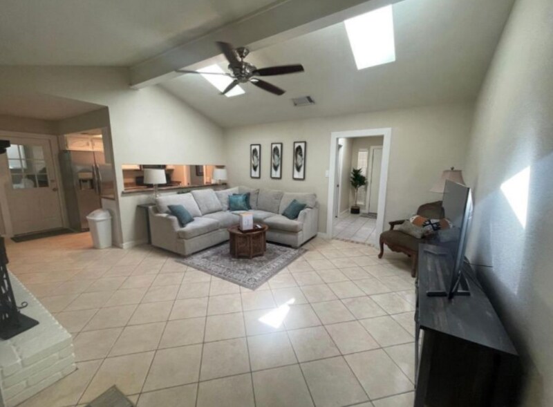 Building Photo - 2611 Woodline St