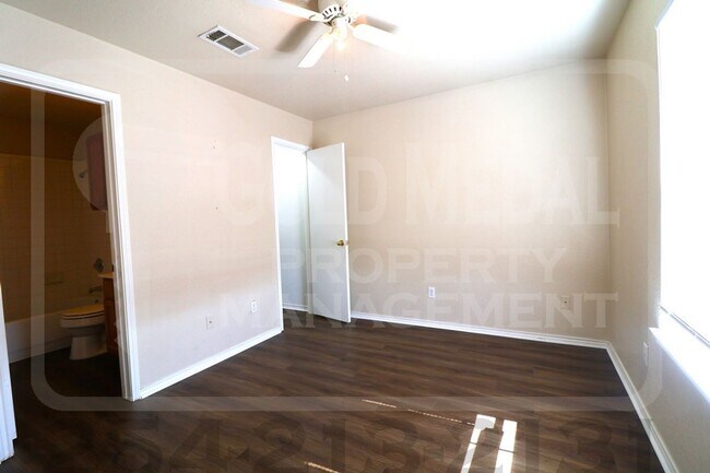 Building Photo - 1708 Spring Rose Cir