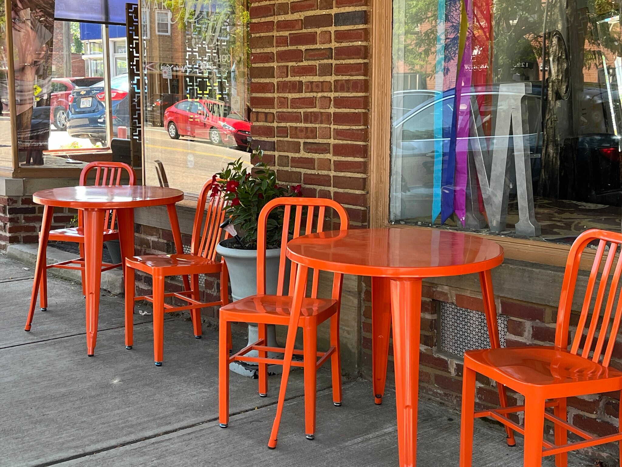 Larchmere Restaurant - 2479 E 124th St