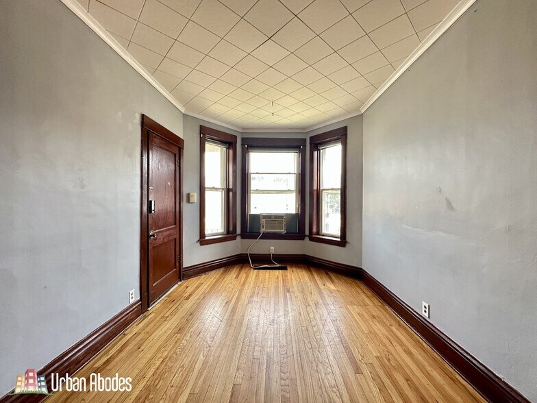 Building Photo - 3530 N Elston Ave