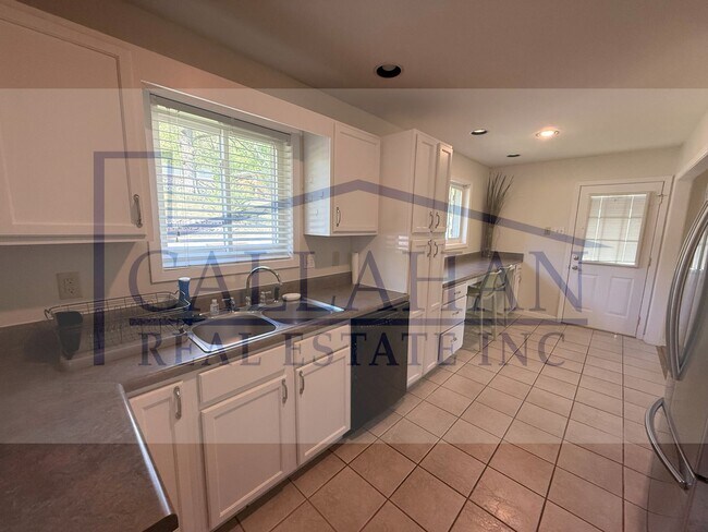 Building Photo - Lakewood 3 bedroom Home