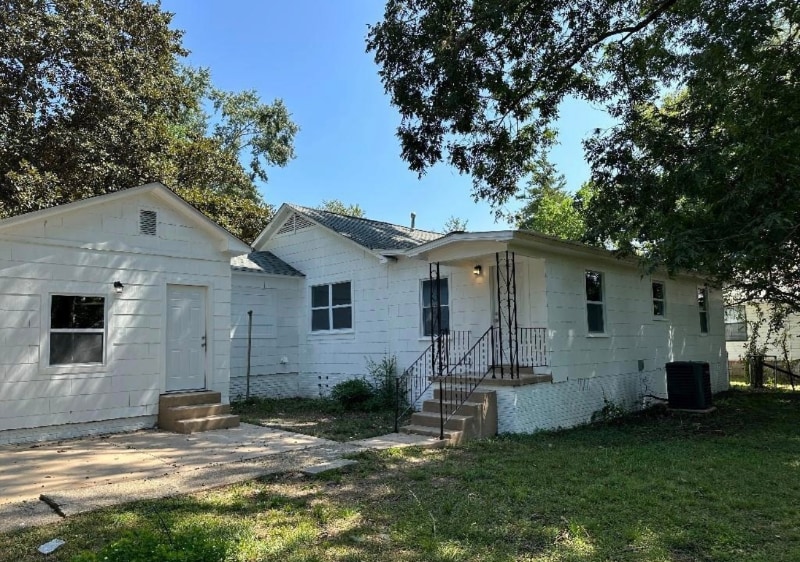 Building Photo - 207 N Shelby St