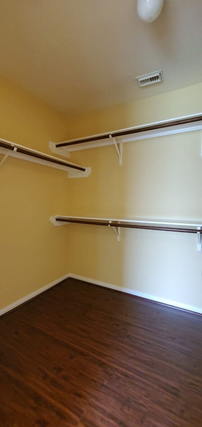 Building Photo - 7227 Colony Bend Ln