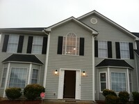 Building Photo - Gigantic 5 Bed 3 Bath Lithonia Home!