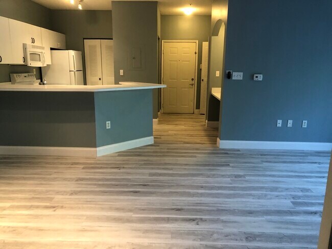 Building Photo - 500 Florida Club Blvd