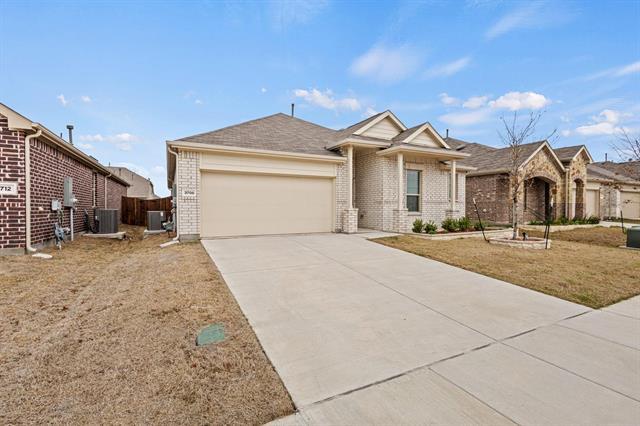 Building Photo - 3708 Milkweed Rd