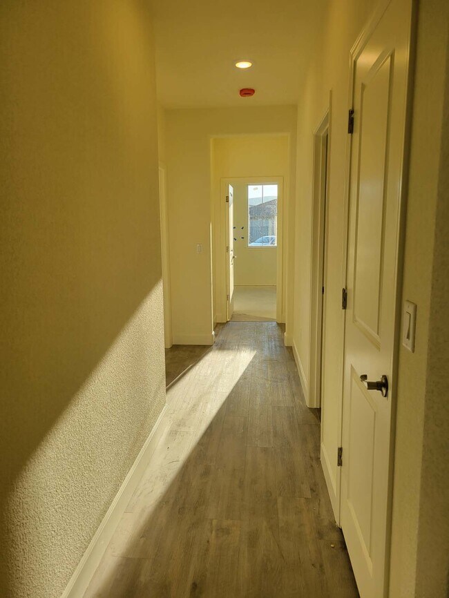 Building Photo - 1339 Harness Ct