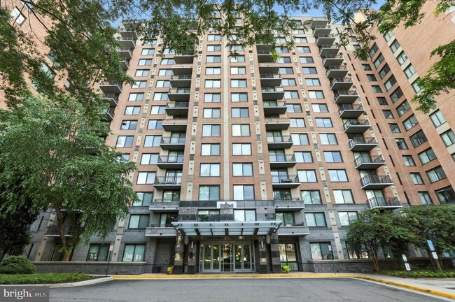 Building Photo - 2451 Midtown Ave