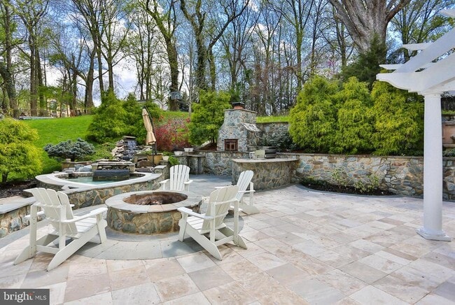 Building Photo - 6329 Linway Terrace