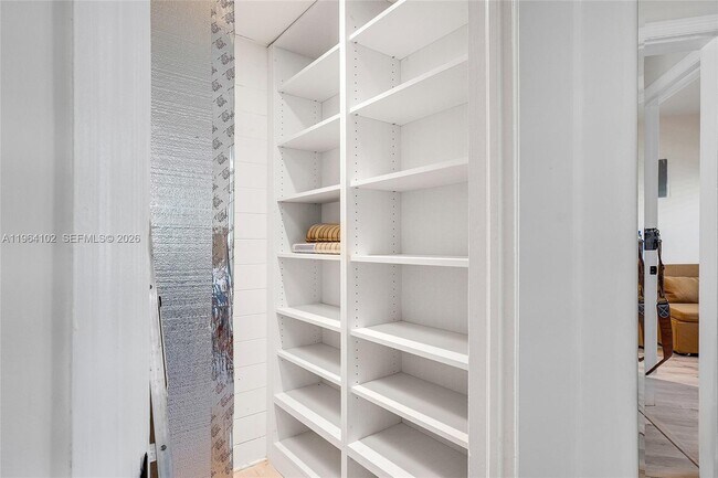 Building Photo - 1275 Marseille Dr