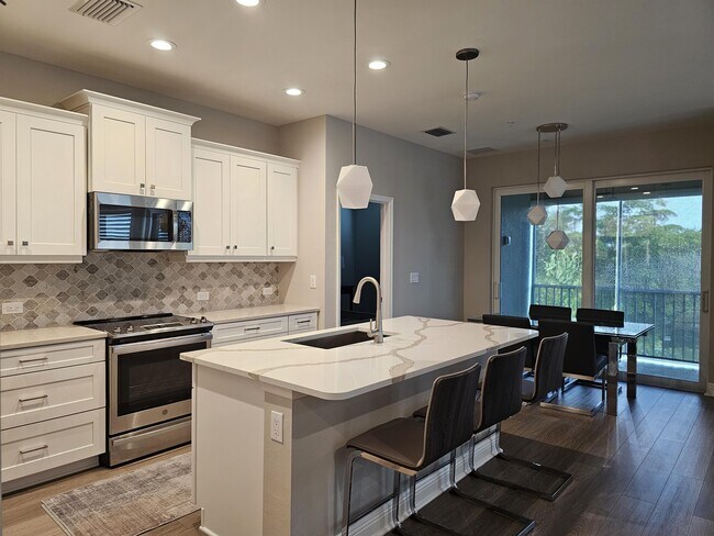 Building Photo - 2280 Priory Ln