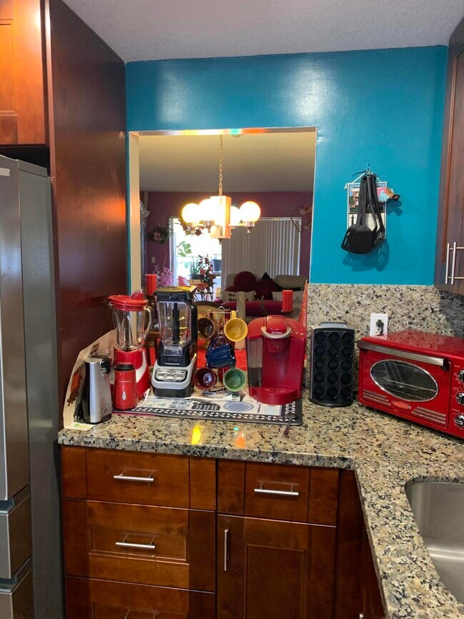 Building Photo - 7887 Golf Cir Dr