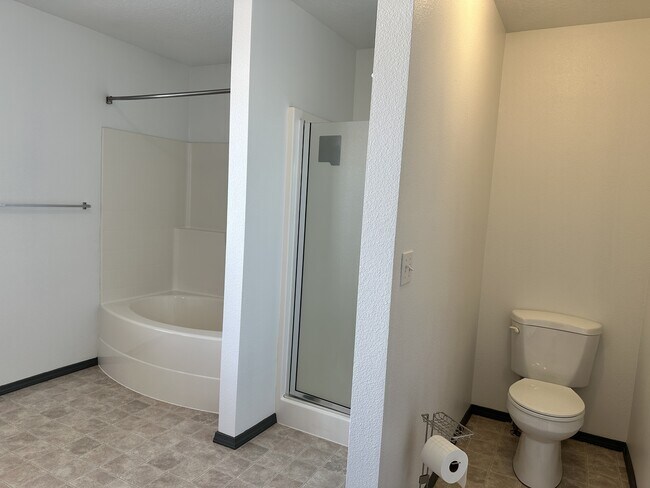 Building Photo - 3416 Parktrail Ct