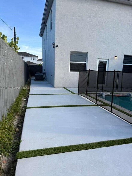Building Photo - 13623 SW 184th Ter